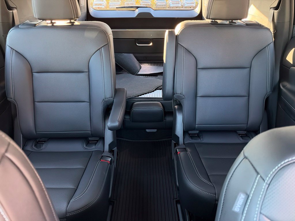New 2027 Chevrolet Traverse LT w/ Midnight/Sport Edition AWD/4WD image 38