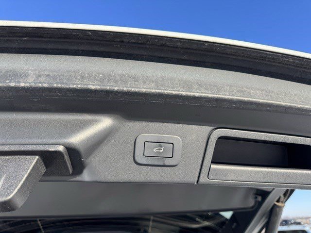 Used 2025 Land Rover Range Rover Velar Dynamic SE image 30