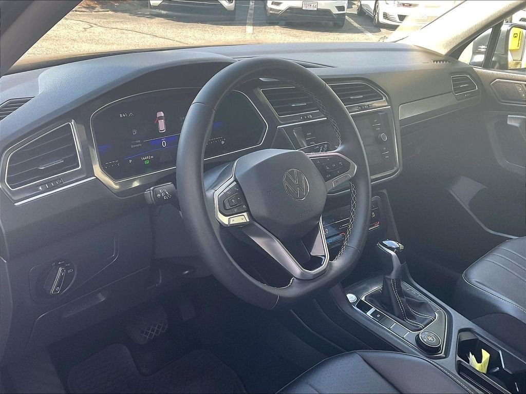 Used 2024 Volkswagen Tiguan SE AWD/4WD image 8
