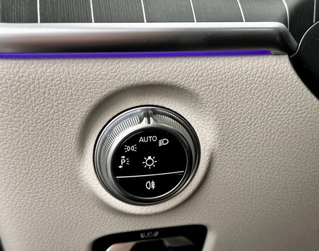 Used 2025 Mercedes-Benz CLE 300 4MATIC Coupe image 17