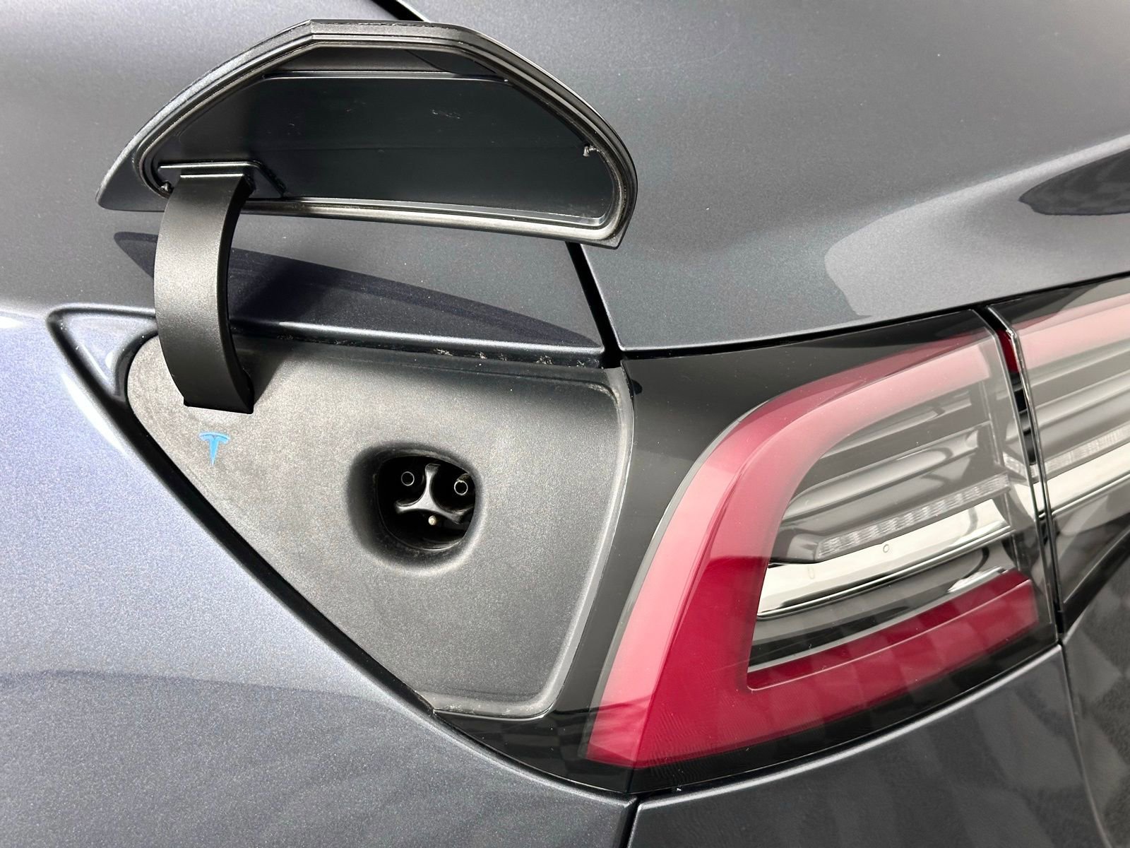 Used 2018 Tesla Model 3 Long Range image 13