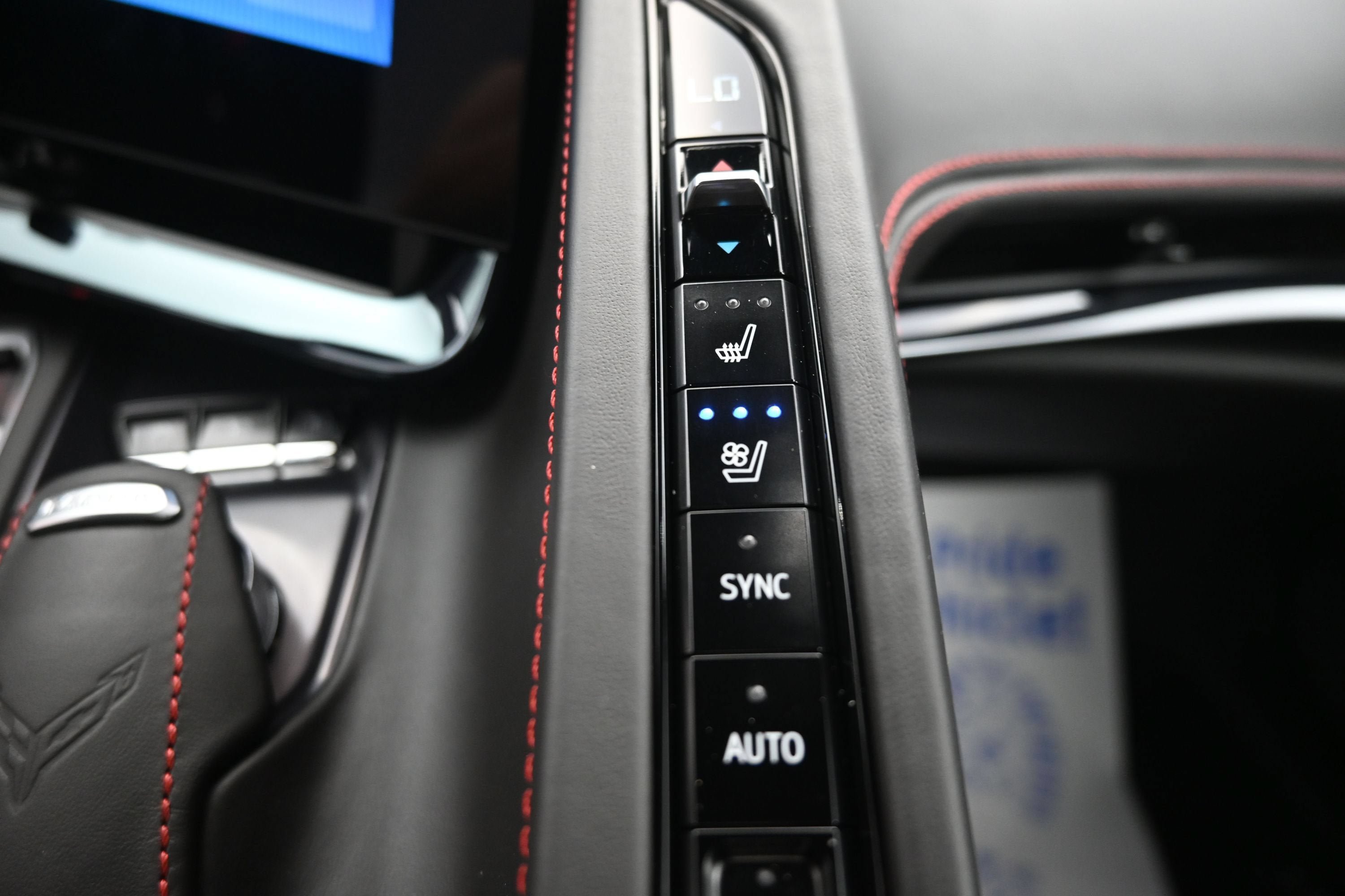 Used 2024 Chevrolet Corvette Stingray Premium Conv w/ Z51 Performance Package RWD image 26