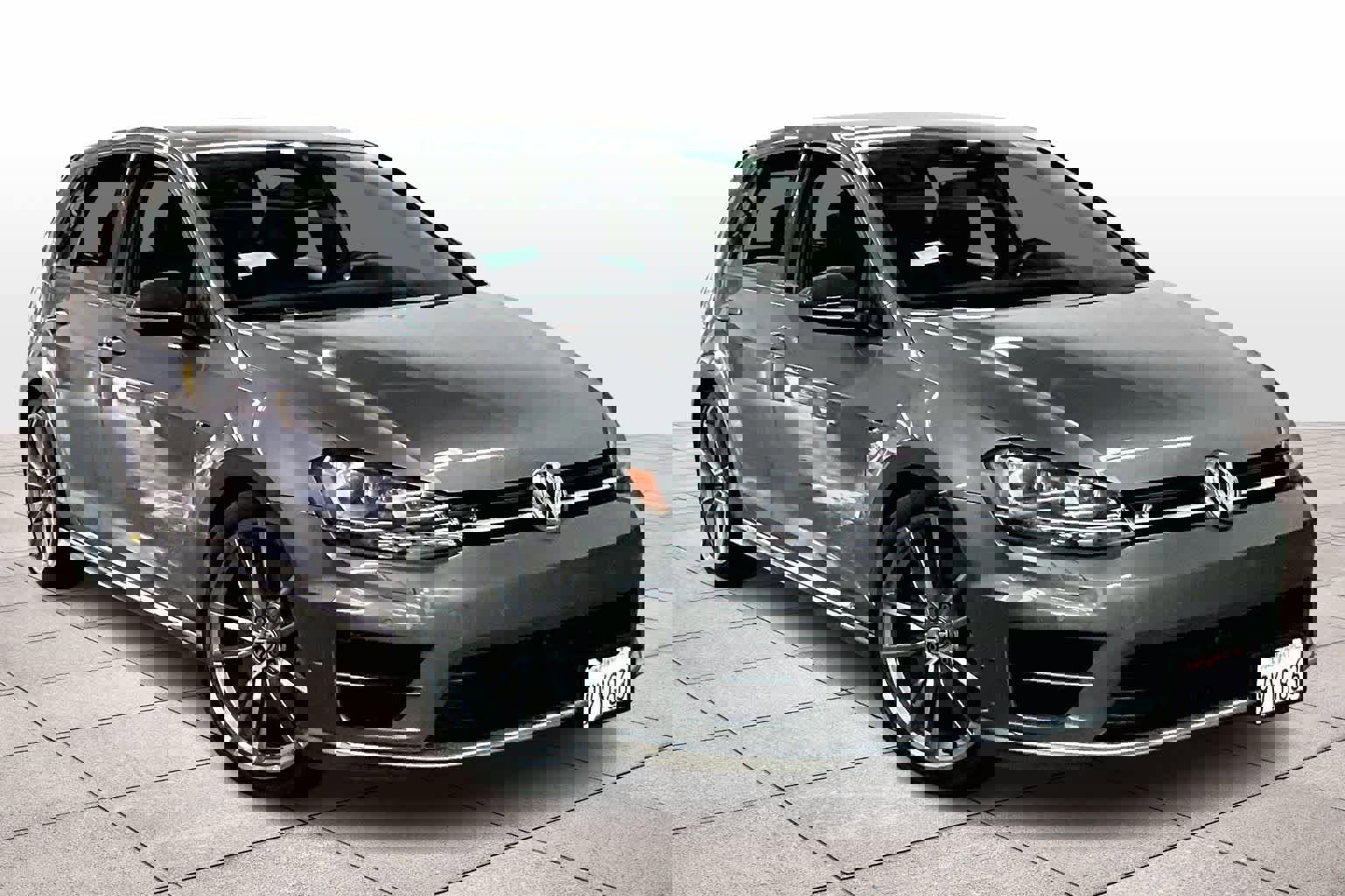 Used 2017 Volkswagen Golf R 4-Door image 2