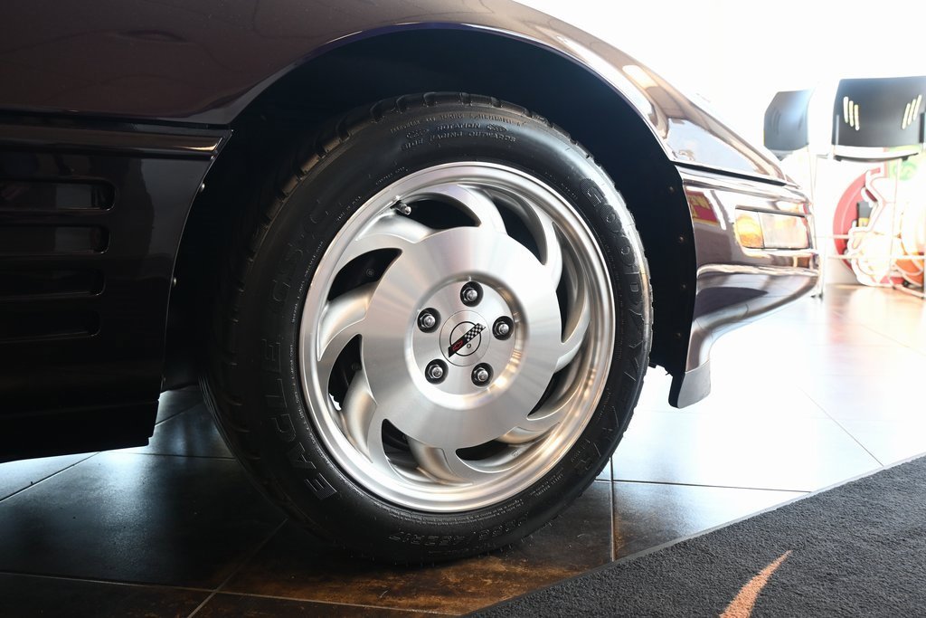 Used 1993 Chevrolet Corvette Coupe image 28