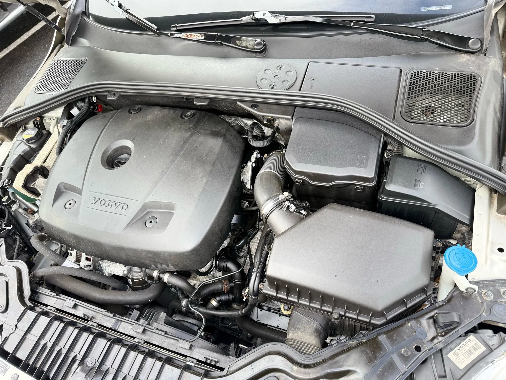 Used 2017 Volvo S60 T5 Inscription w/ Climate Package image 47