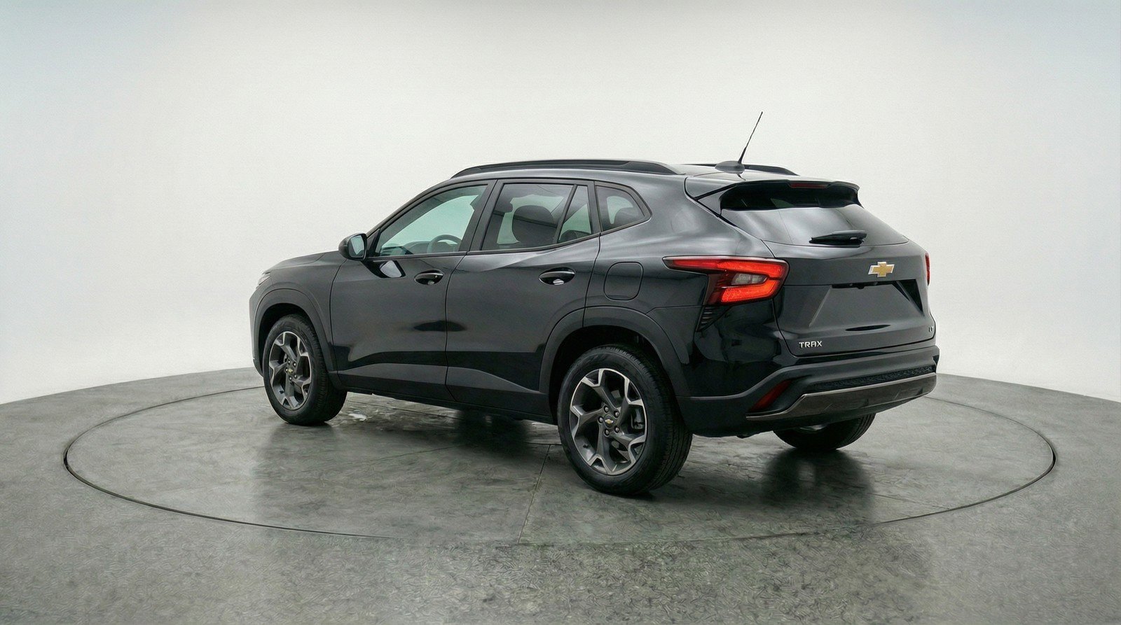 Used 2025 Chevrolet Trax LT w/ LT Convenience Package image 6