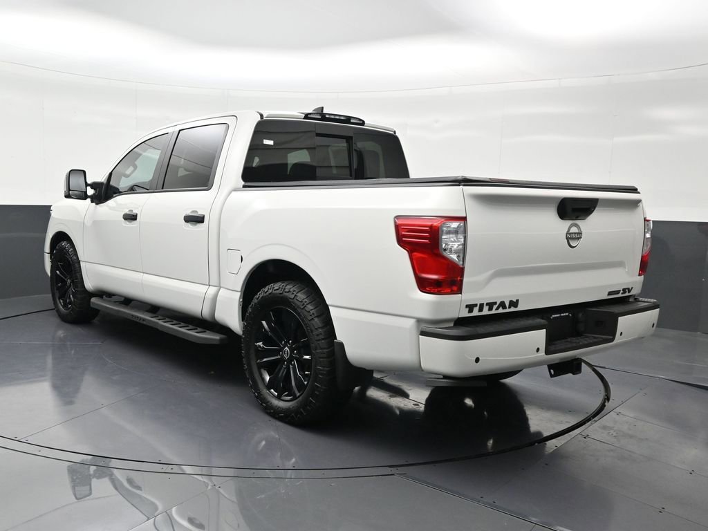 Used 2023 Nissan Titan SV w/ SV Convenience Package image 3