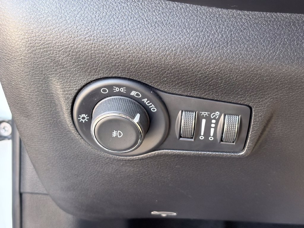 Used 2024 Jeep Compass Latitude AWD/4WD image 24