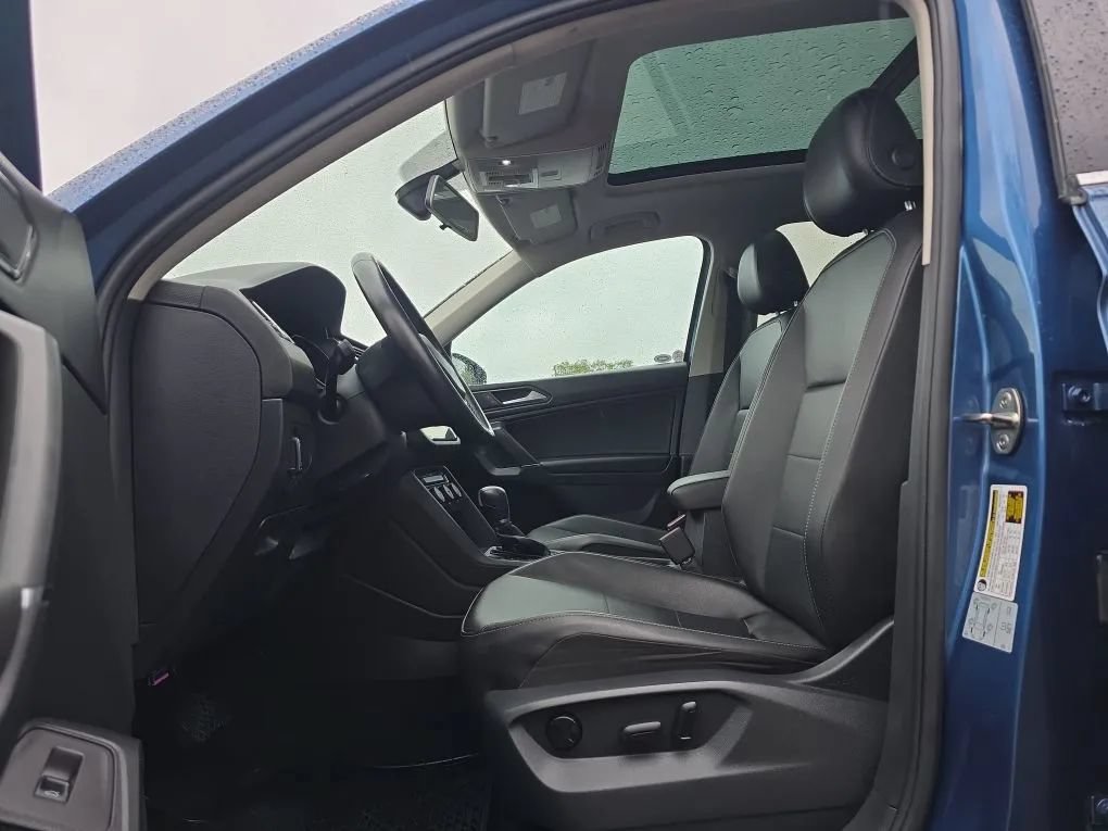 Used 2018 Volkswagen Tiguan SEL AWD/4WD image 15