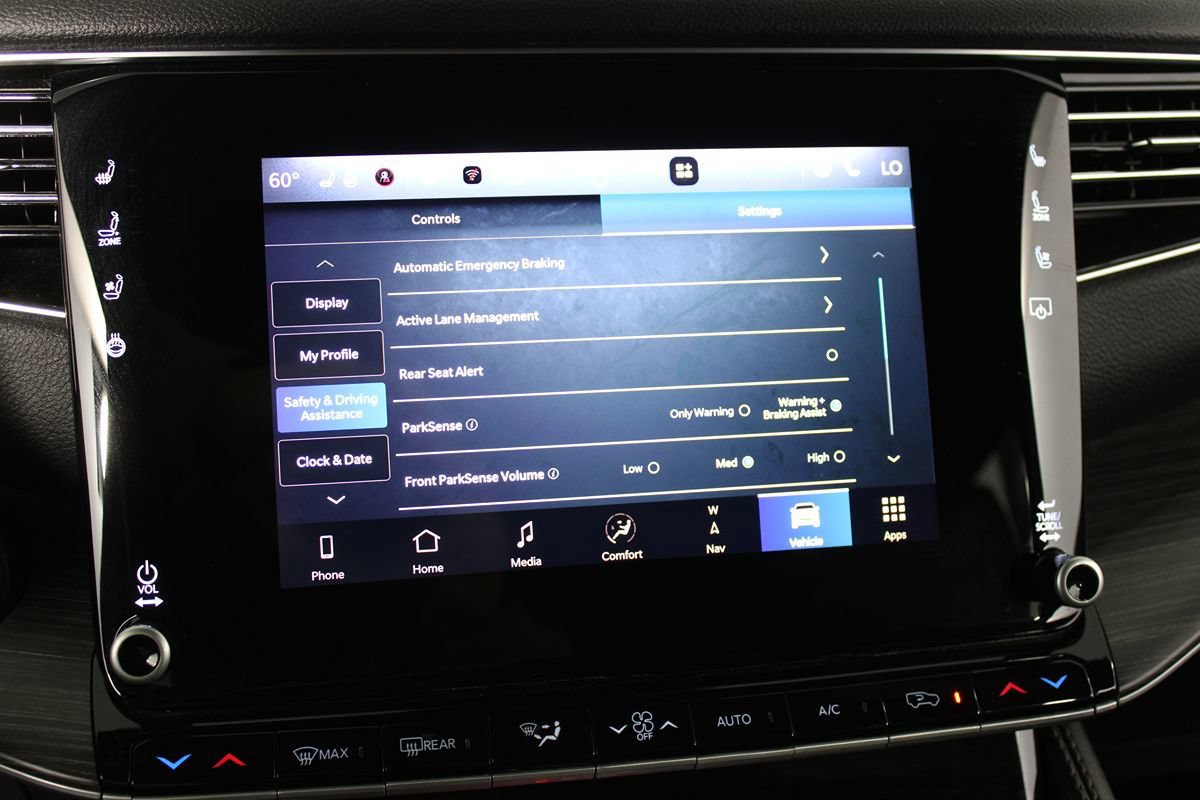 Used 2024 Jeep Wagoneer L Series II RWD image 15