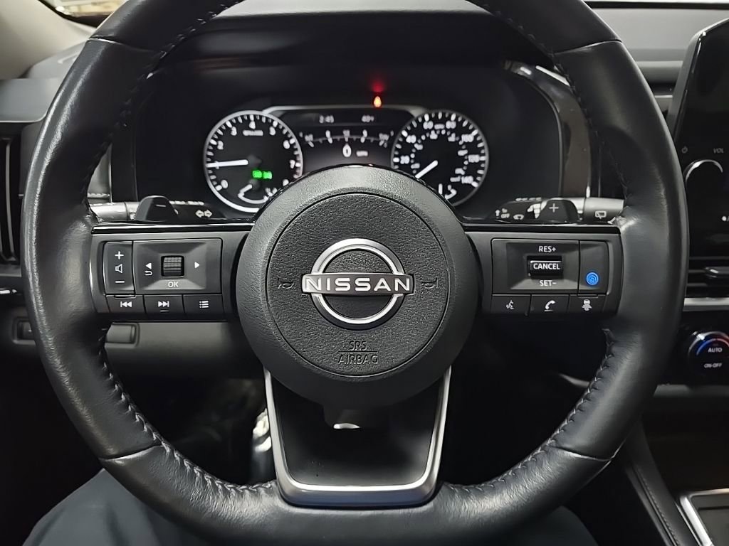 Used 2023 Nissan Pathfinder SL w/ Lighting Package (N92) image 18