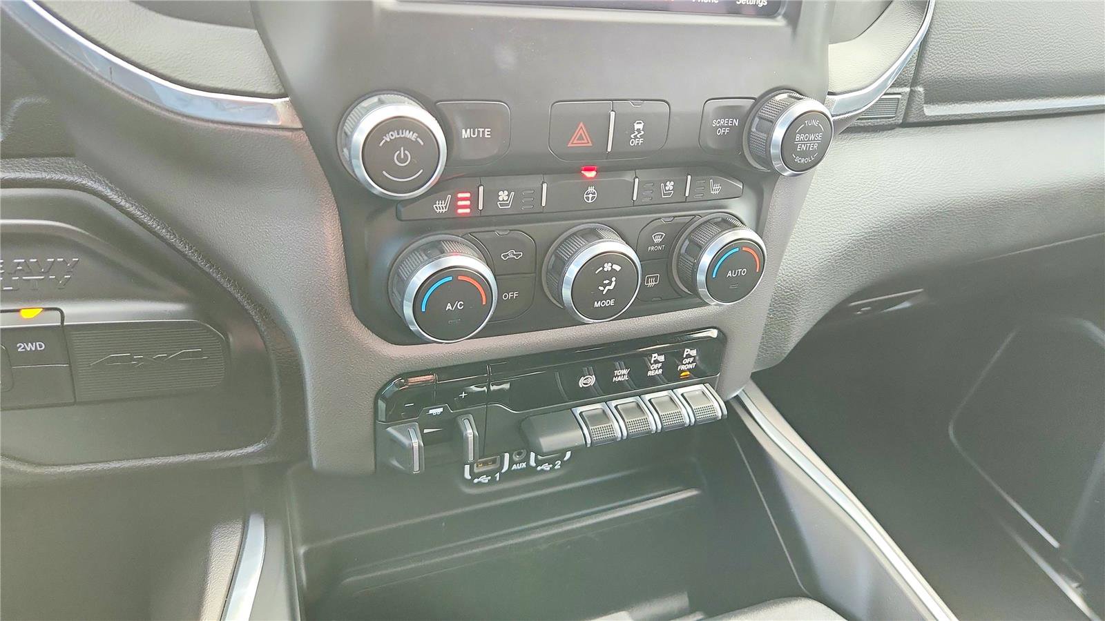 Used 2020 RAM 2500 Laramie image 33