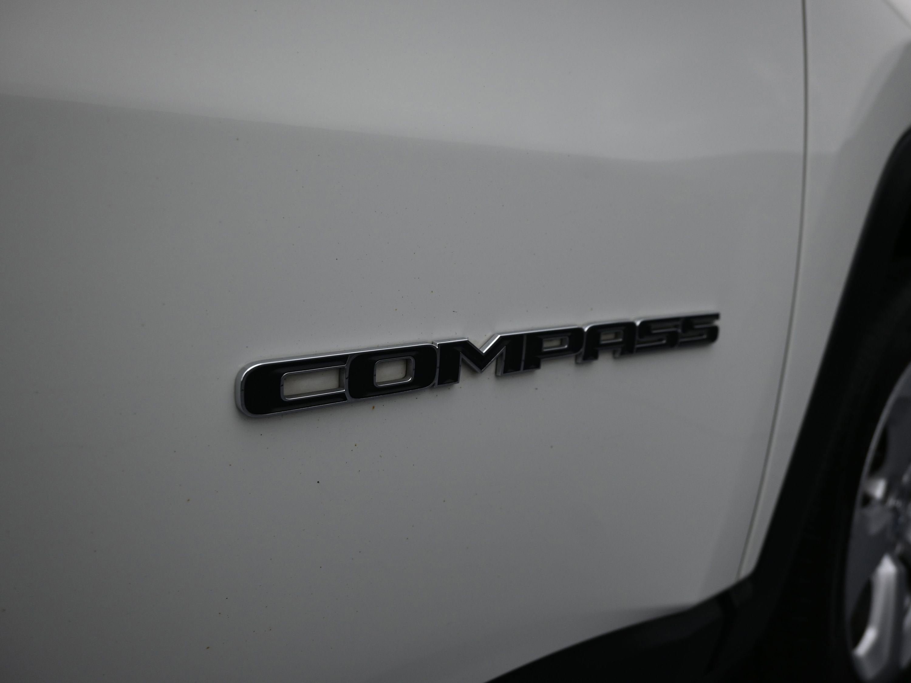 Used 2020 Jeep Compass Latitude w/ Cold Weather Group AWD/4WD image 35