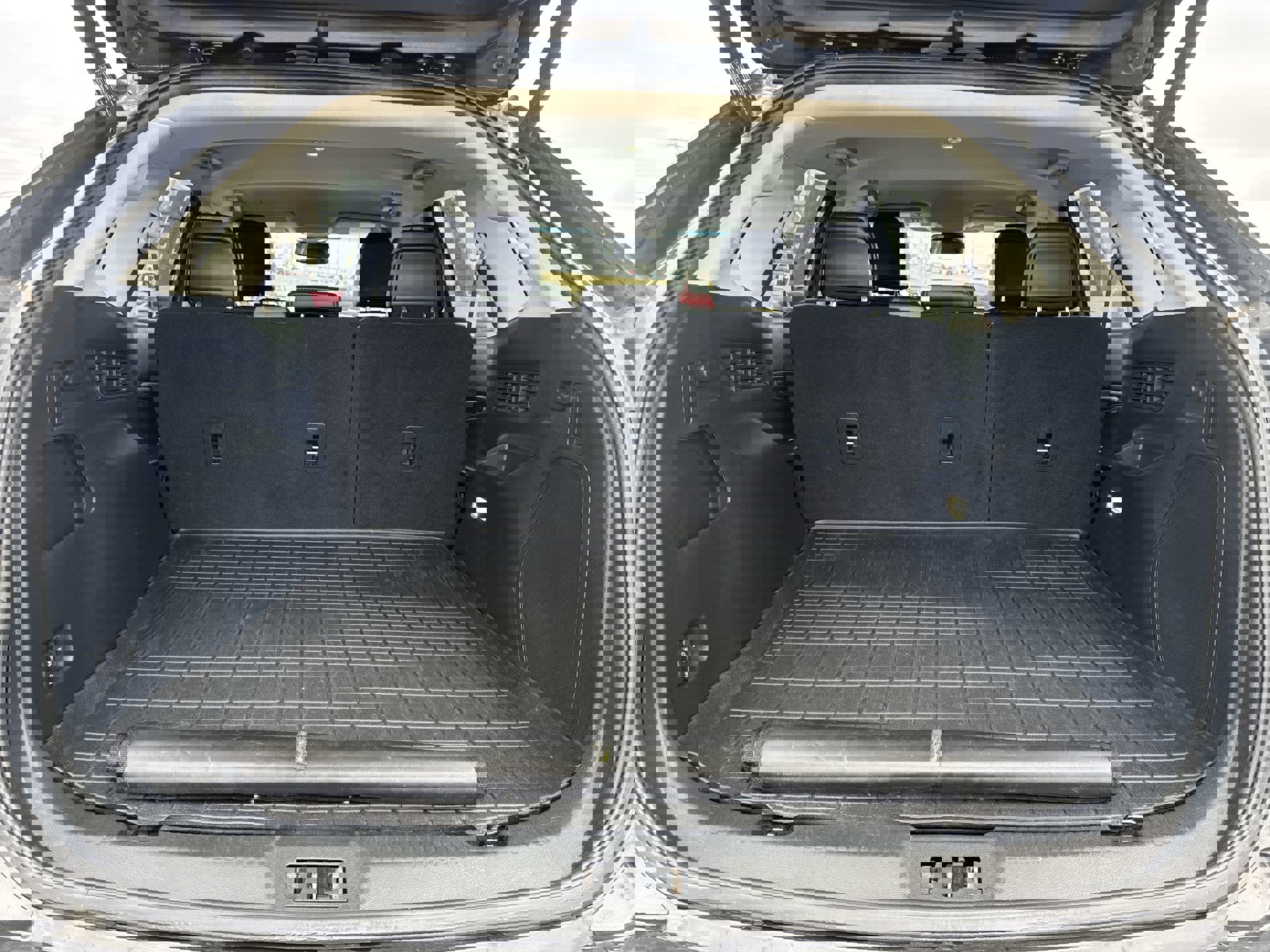 Used 2020 Ford Edge Titanium image 23