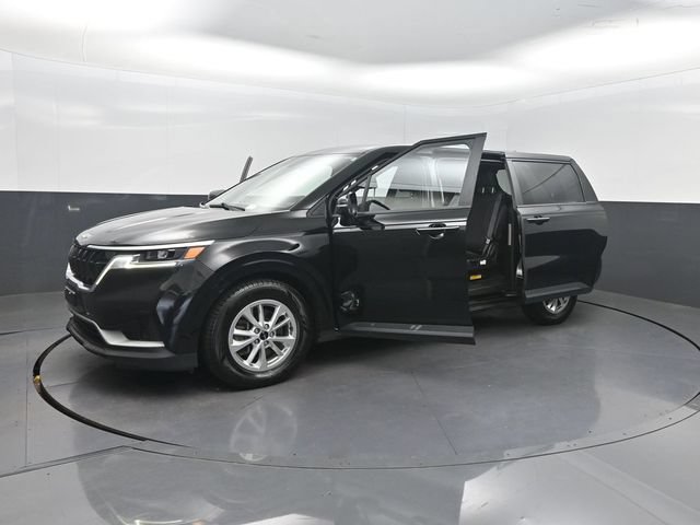 Used 2022 Kia Carnival LX FWD image 33