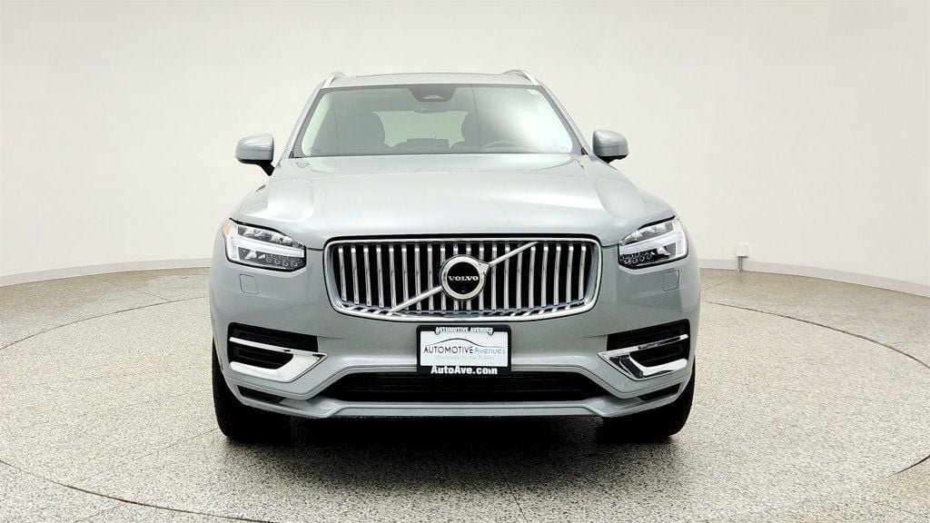Used 2025 Volvo XC90 T8 Plus w/ Protection Package Premier AWD/4WD image 2