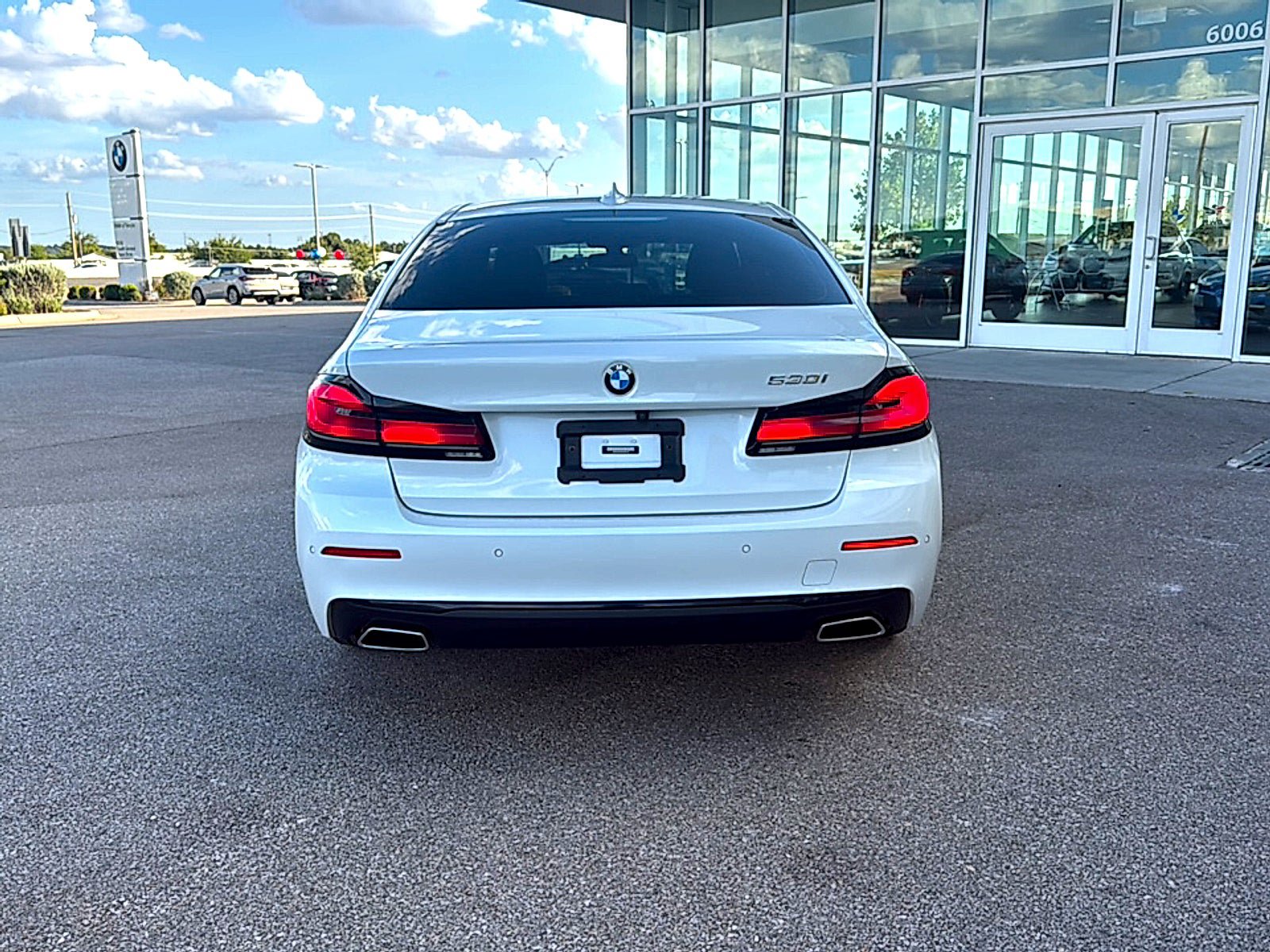 Used 2023 BMW 530i w/ Premium Package RWD image 6