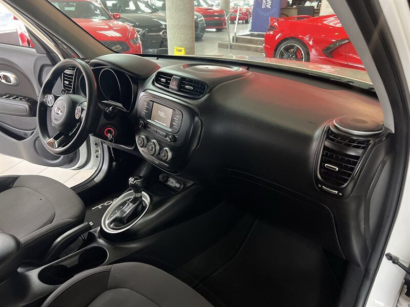 Used 2019 Kia Soul FWD image 21