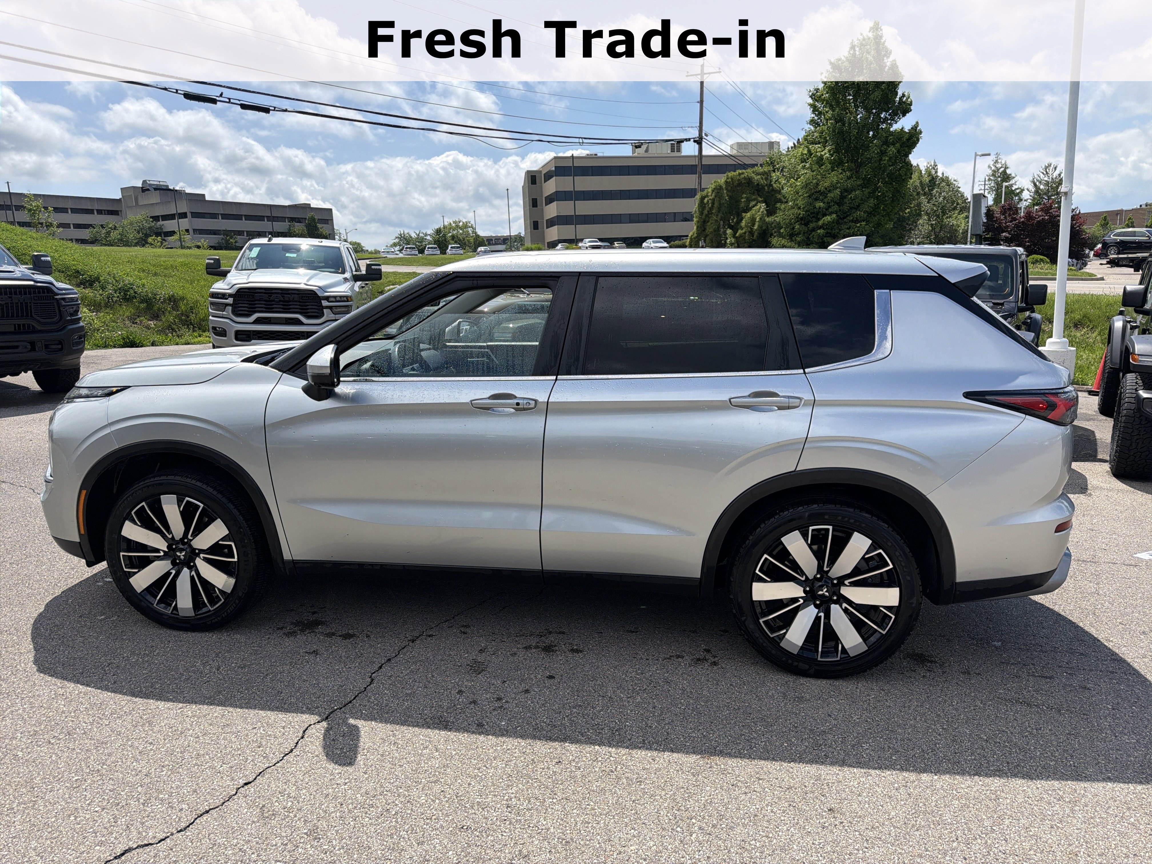 Used 2025 Mitsubishi Outlander SE AWD/4WD image 11