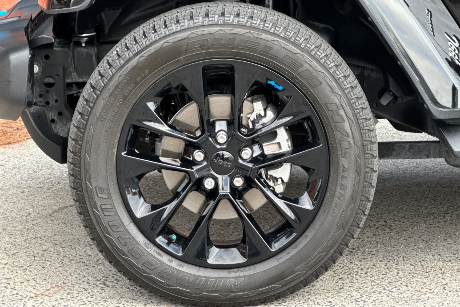 Used 2022 Jeep Wrangler Unlimited Sahara AWD/4WD image 37