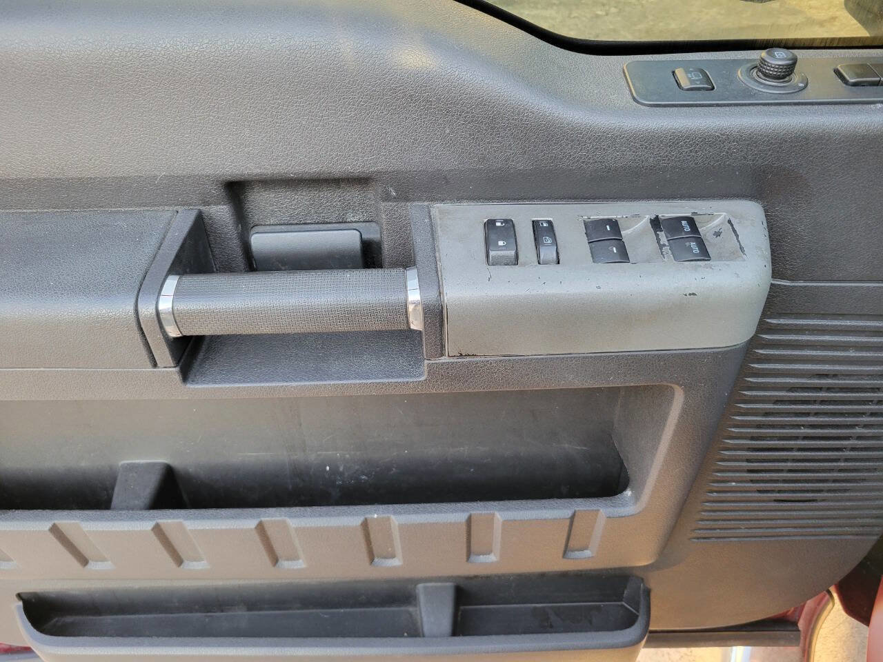 Used 2016 Ford F250 Lariat w/ Lariat Ultimate Package image 24