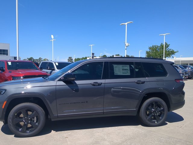 New 2026 Jeep Grand Cherokee L Limited w/ Limited Altitude Package AWD/4WD image 5