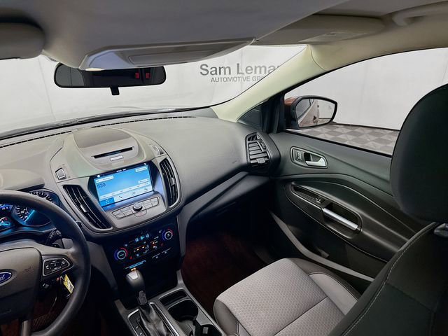 Used 2017 Ford Escape SE w/ Equipment Group 201A FWD image 22