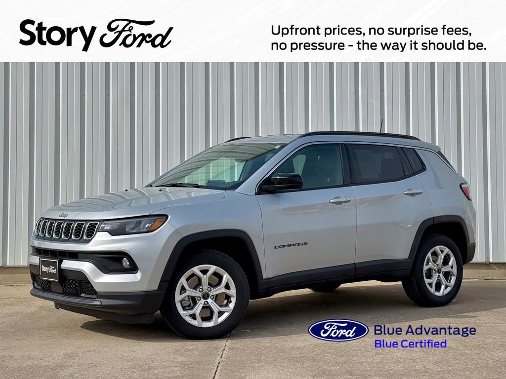 Used 2025 Jeep Compass Latitude image 1