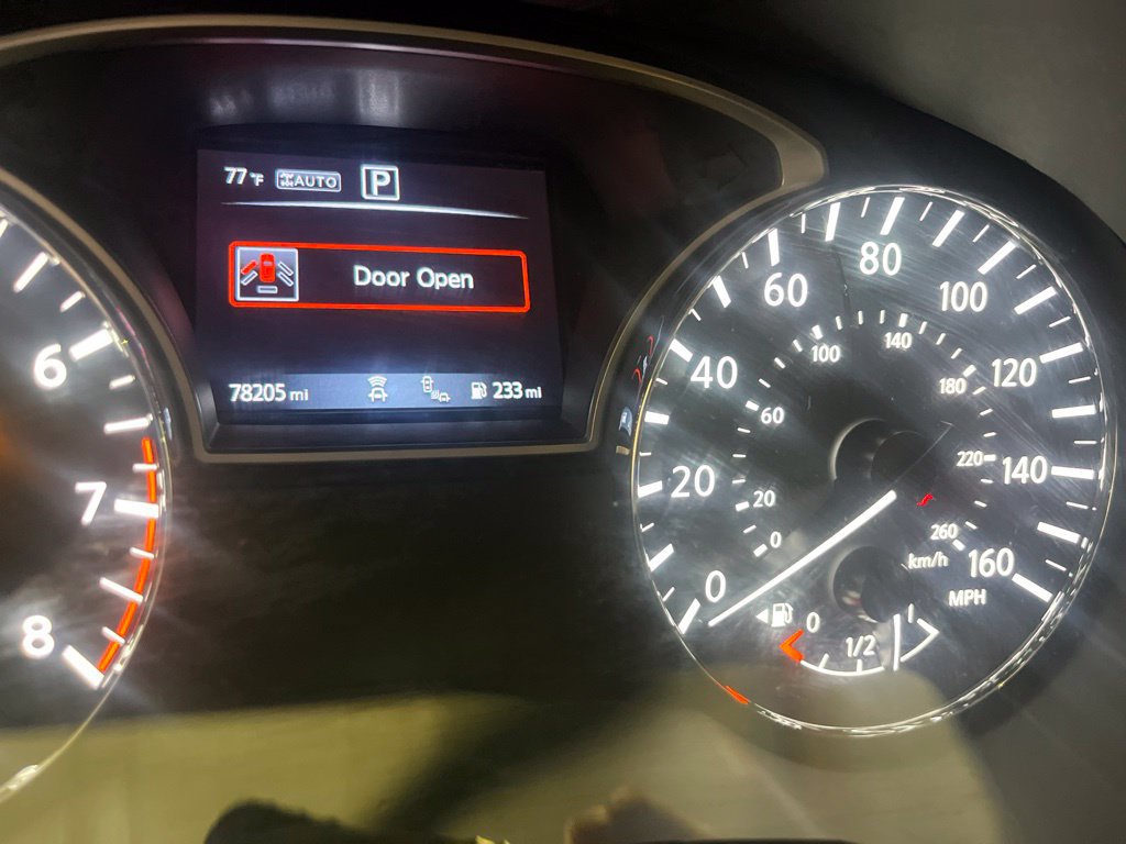 Used 2020 Nissan Pathfinder Platinum AWD/4WD image 5