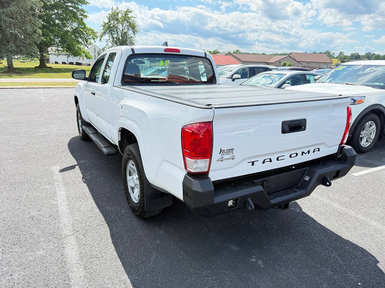 Used 2016 Toyota Tacoma SR AWD/4WD image 5