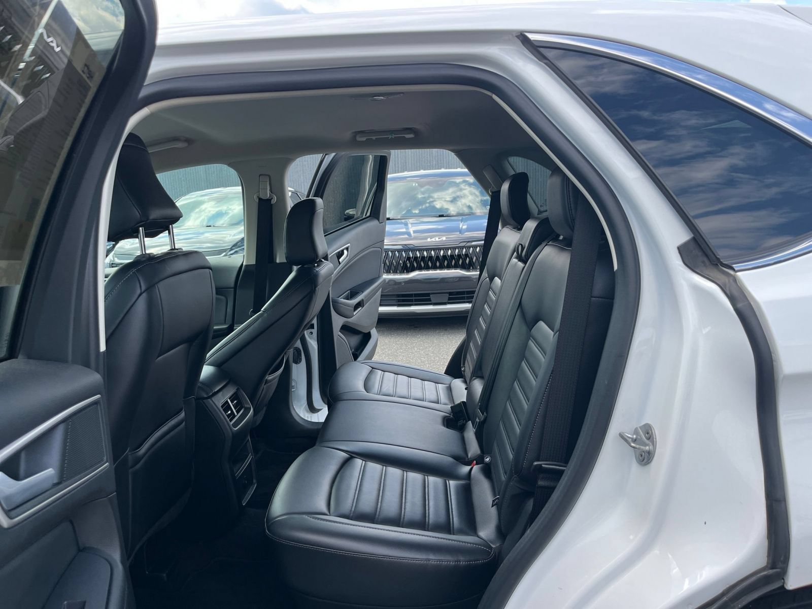 Used 2024 Ford Edge SEL AWD/4WD image 25