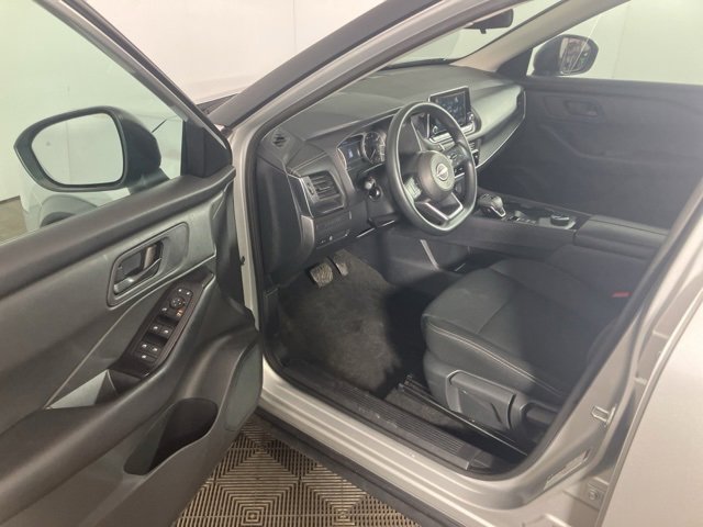 Used 2024 Nissan Rogue S image 10