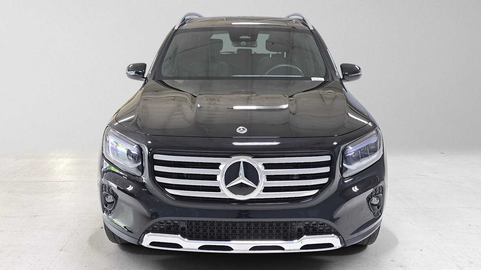 Used 2026 Mercedes-Benz GLB 250 4MATIC image 9