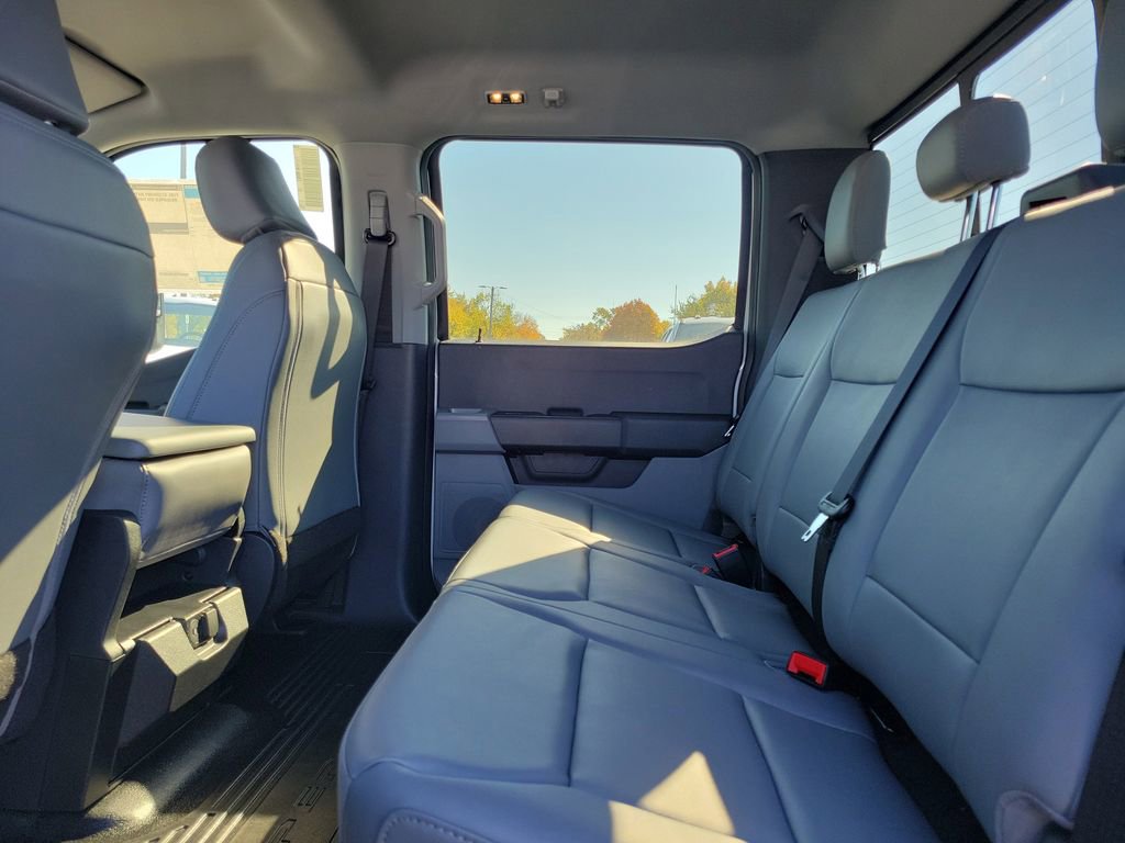 New 2026 Ford F550 4x4 Crew Cab image 12