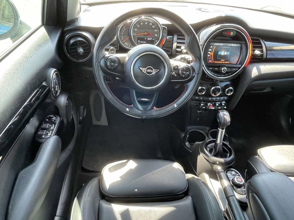 Used 2019 MINI Cooper S w/ Premium Package image 11