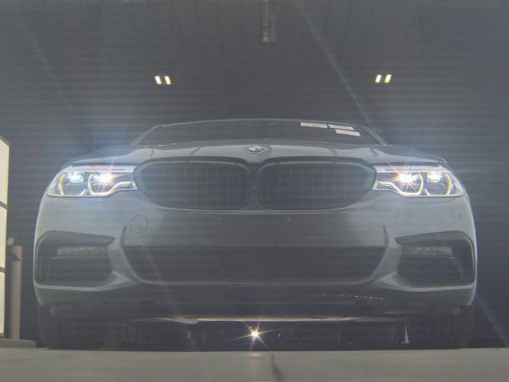 Used 2019 BMW 540i xDrive w/ M Sport Package AWD/4WD image 3