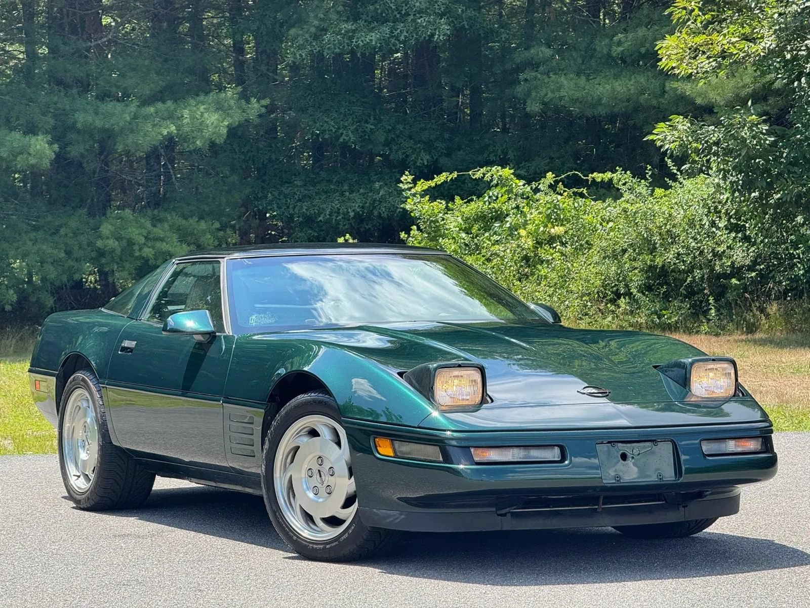 Used 1994 Chevrolet Corvette Coupe RWD image 3