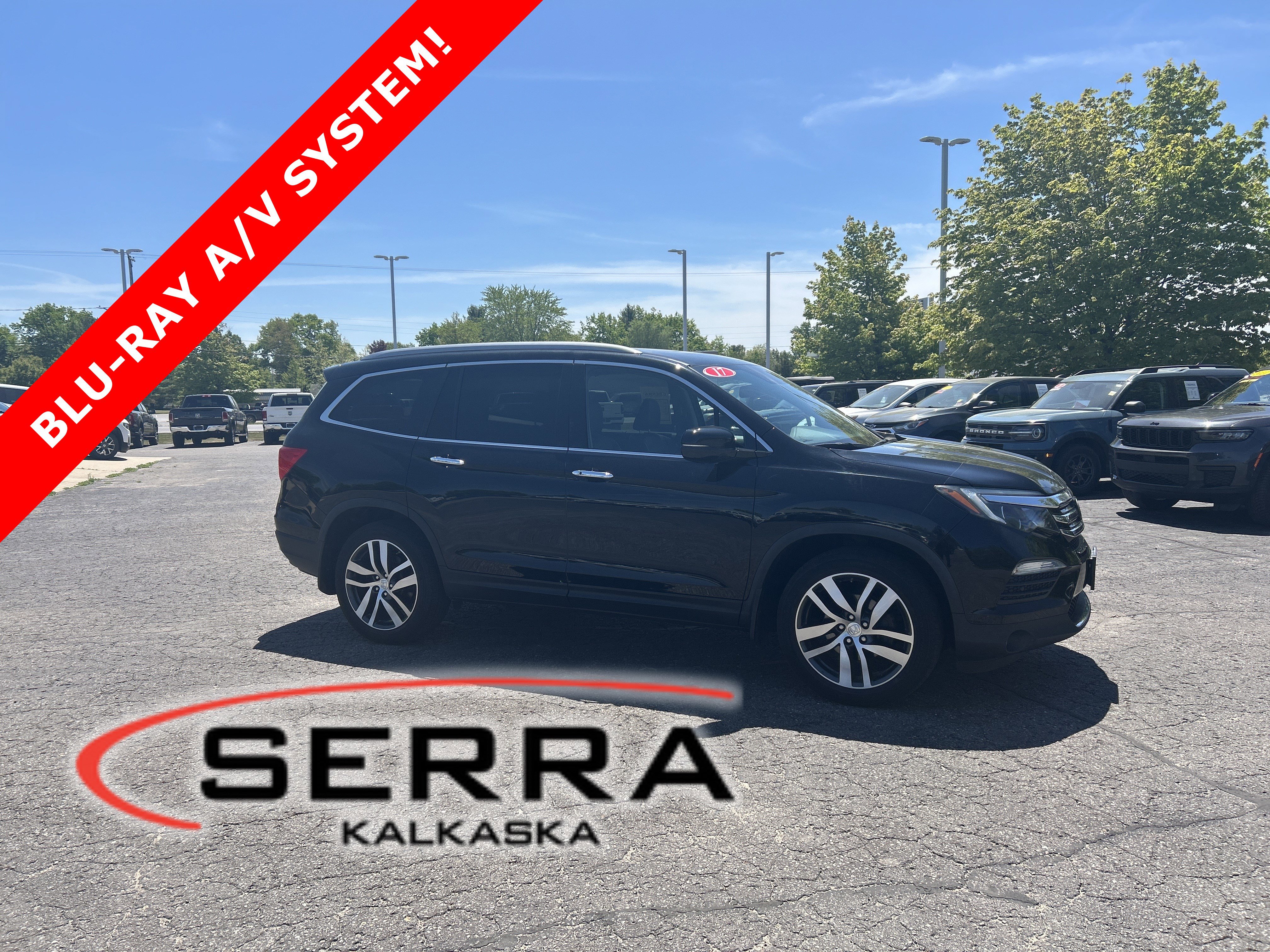 Used 2017 Honda Pilot Touring video 1