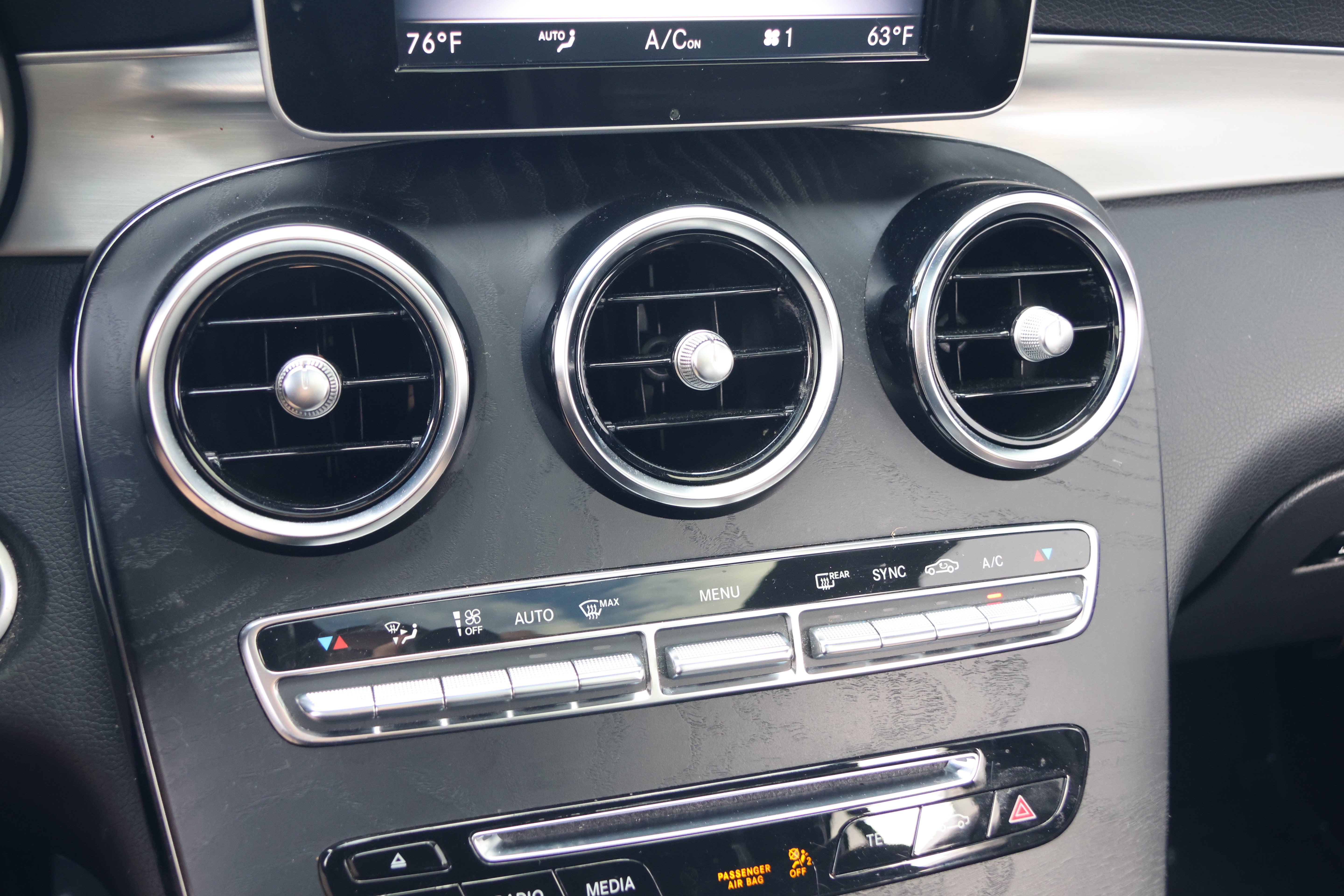 Used 2019 Mercedes-Benz GLC 300 4MATIC image 22