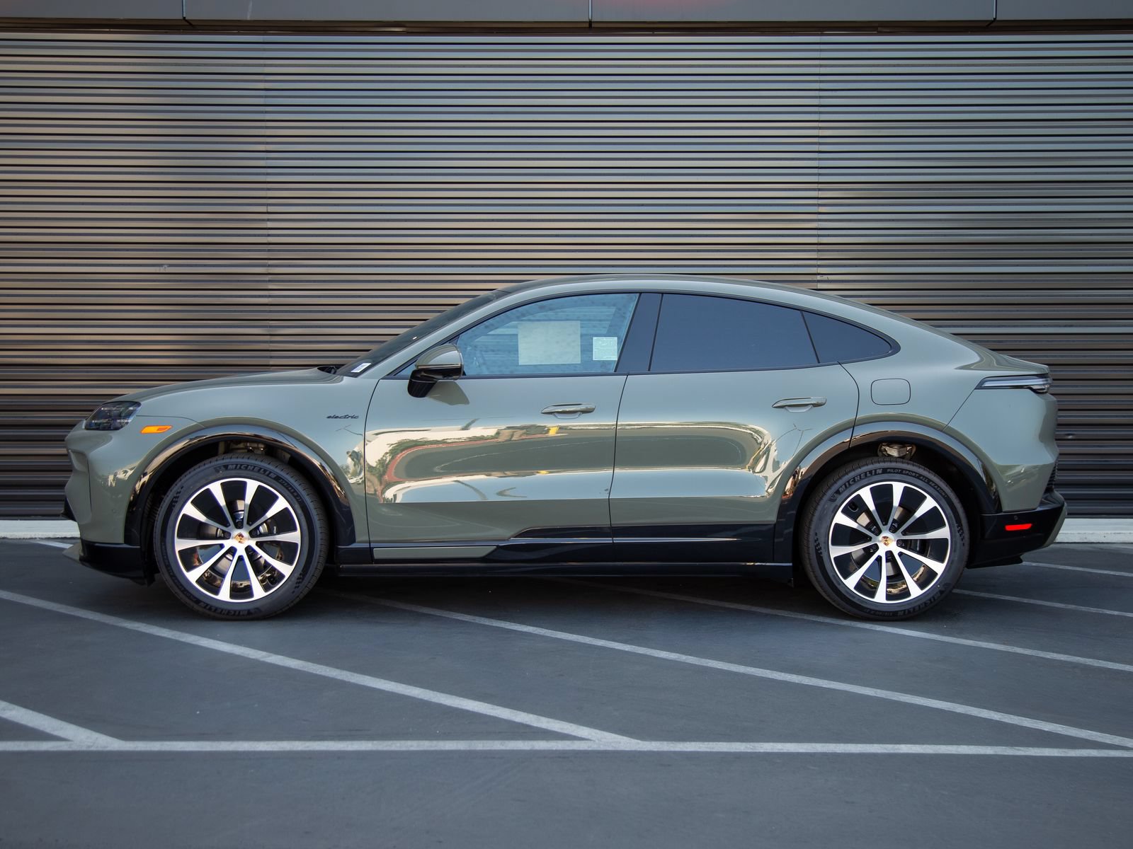 New 2026 Porsche Cayenne S AWD/4WD image 2