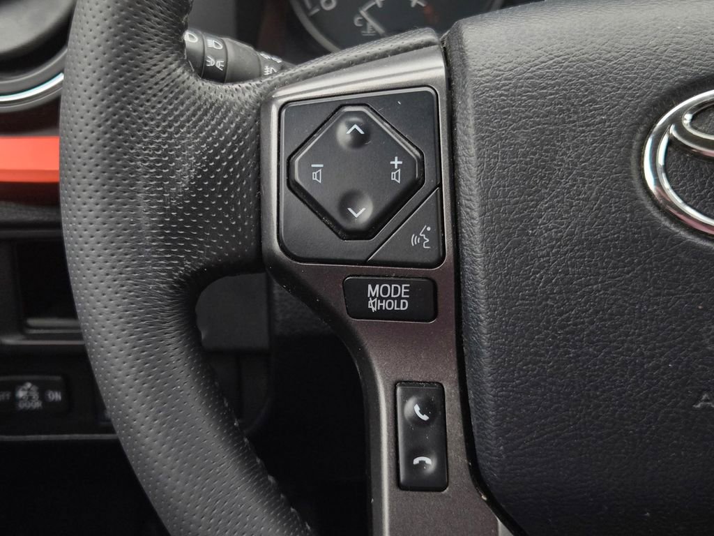 Used 2016 Toyota Tacoma TRD Sport RWD image 22