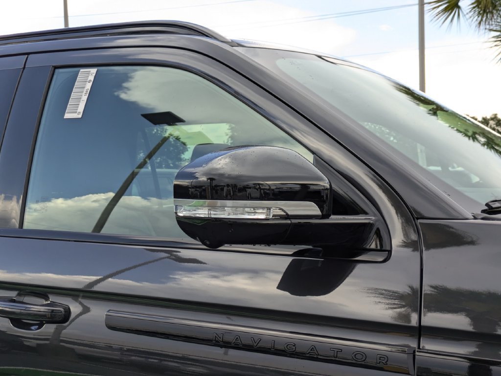 New 2027 Lincoln Navigator L Reserve w/ Jet Appearance Package AWD/4WD image 12