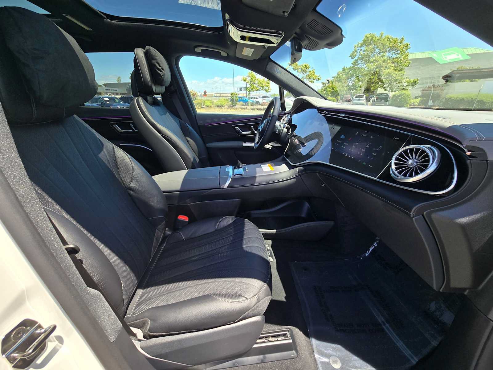 New 2026 Mercedes-Benz EQS 400 4MATIC SUV image 11