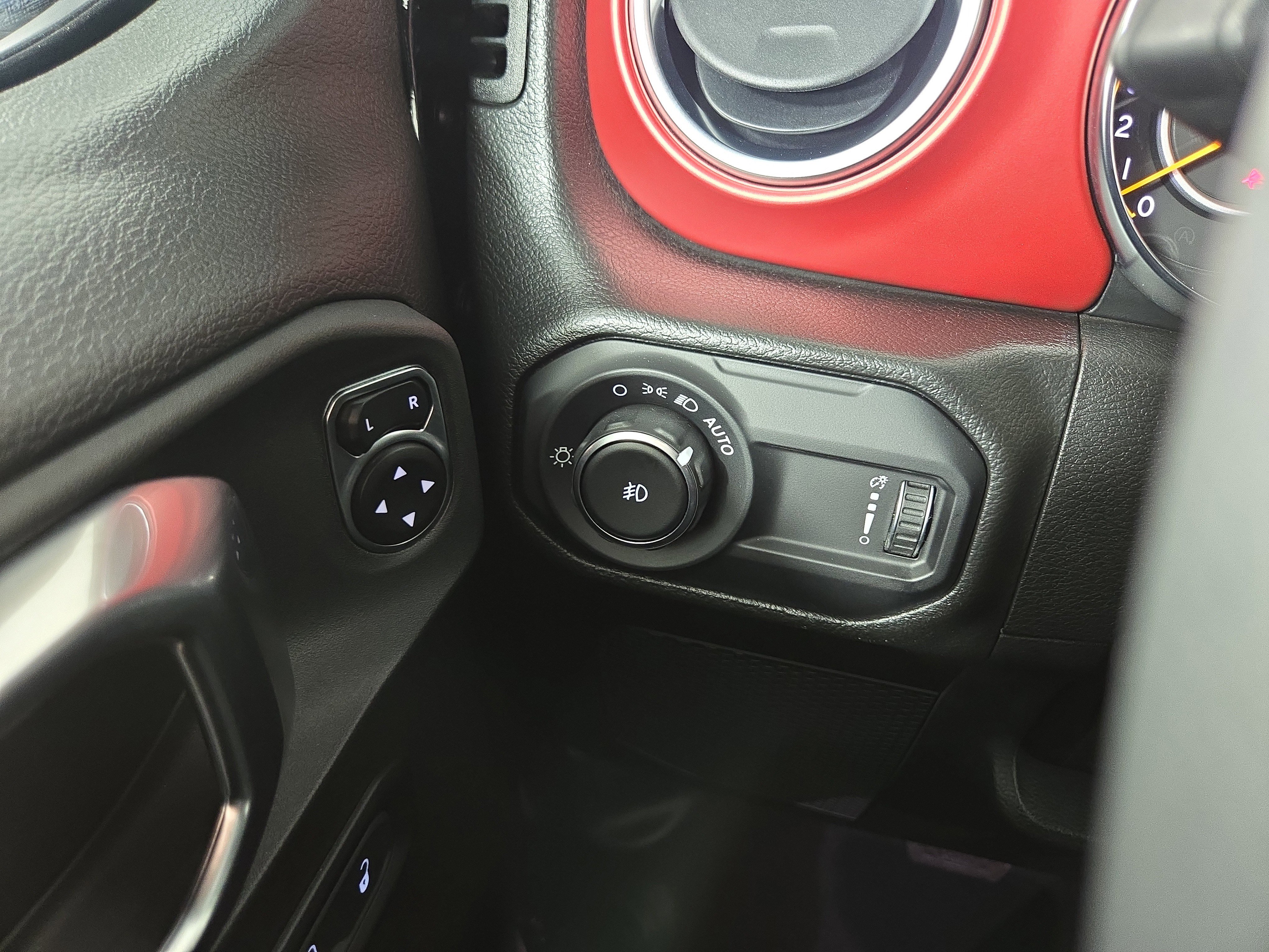 Certified 2023 Jeep Wrangler Unlimited Rubicon w/ Cold Weather Group image 29