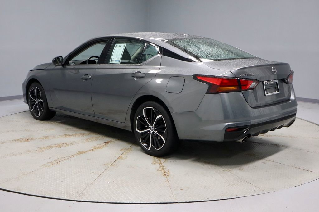 Used 2025 Nissan Altima 2.5 SR AWD/4WD image 8