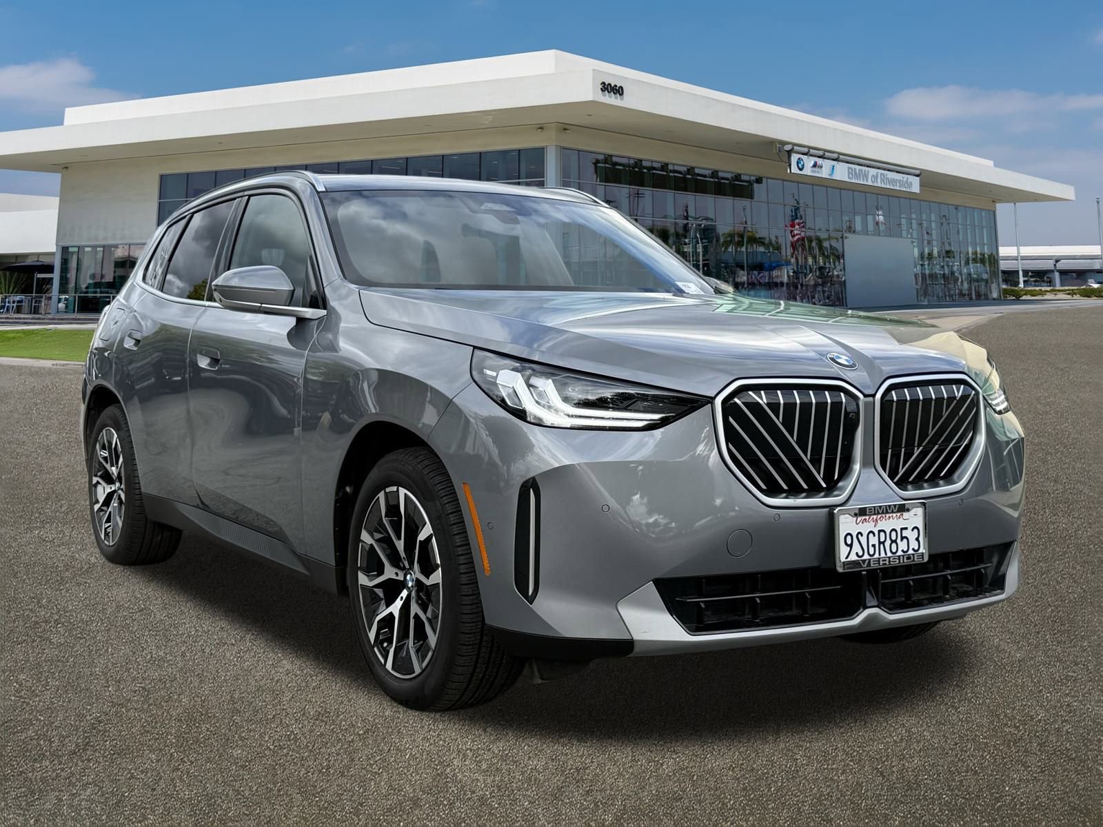 Used 2025 BMW X3 xDrive30i w/ Premium Package image 2