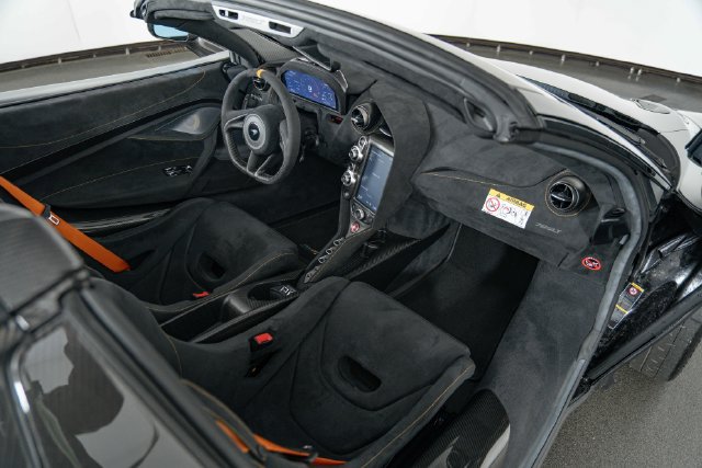 Used 2022 McLaren 765LT RWD image 26