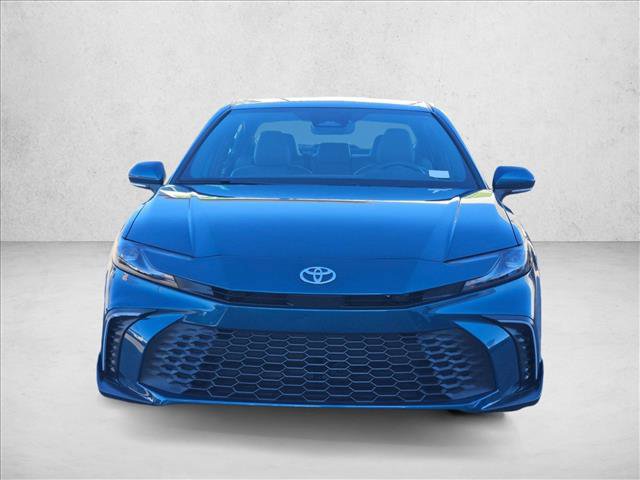 Used 2025 Toyota Camry SE image 2