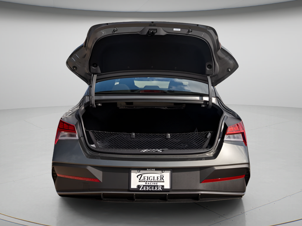 New 2025 Hyundai Elantra SEL FWD image 12