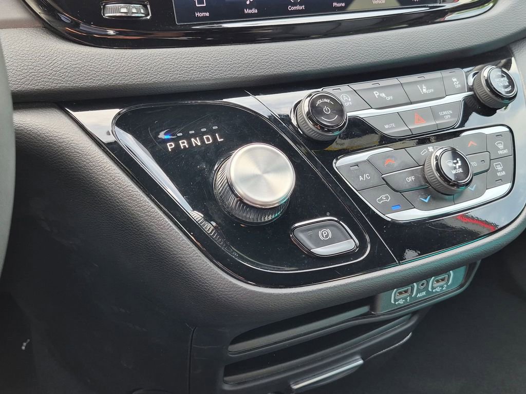 Used 2025 Chrysler Pacifica Select FWD image 18